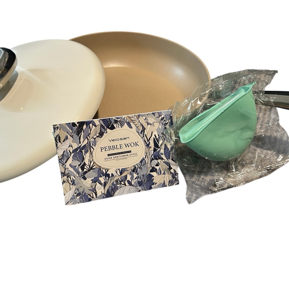 Pebble Wok with Lid - Cream and Green